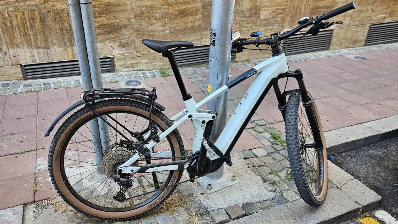 Suspendovan tender sistem deljenja električnih bicikala i trotineta Beograd